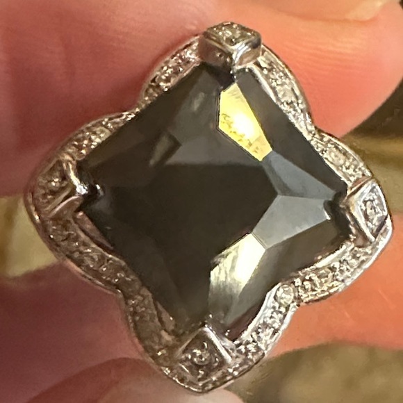 Black And White Gem Silver Ring - Picture 2 of 7
